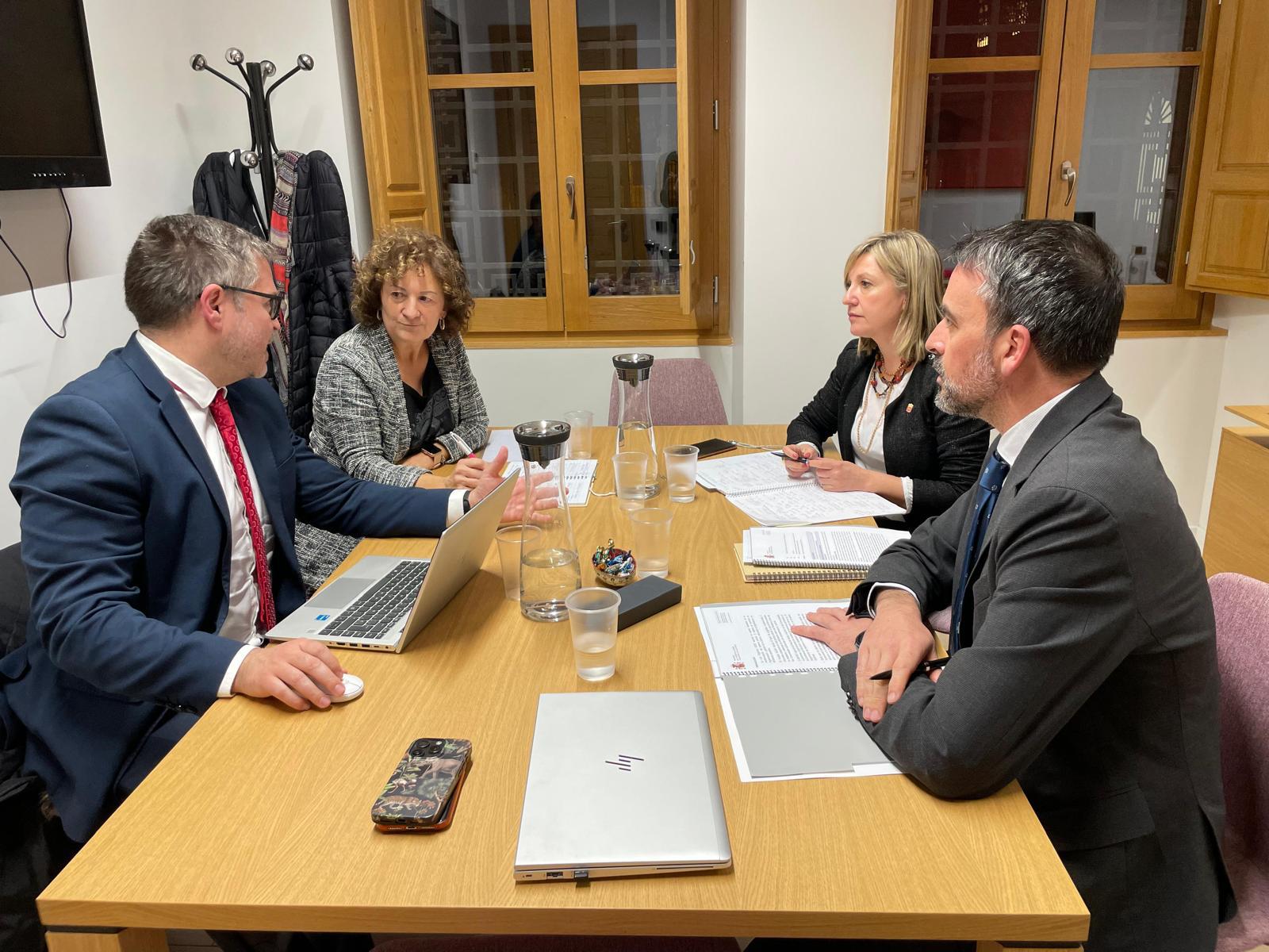 Reunión con el Gobierno de Navarra
